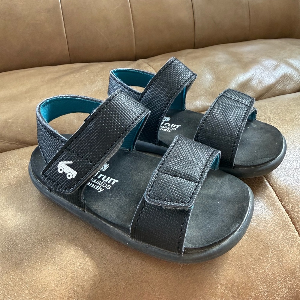 See Kai Run water friendly sandals - black - size 6